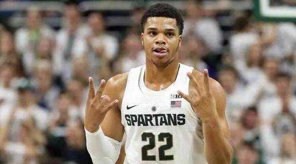 欧冠发布新赛季主题曲片头，编曲新加入小号等乐器元素